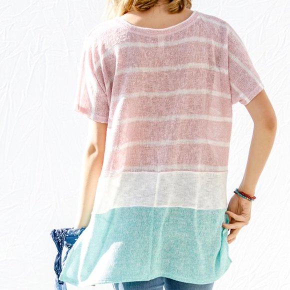 Colorblocking Lightweight Sweater Tee - Picture 2 of 4